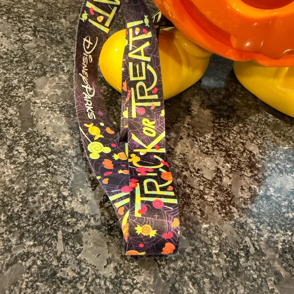 Disney Halloween Mickey Mouse light up Popcorn/ trick-or-treat container